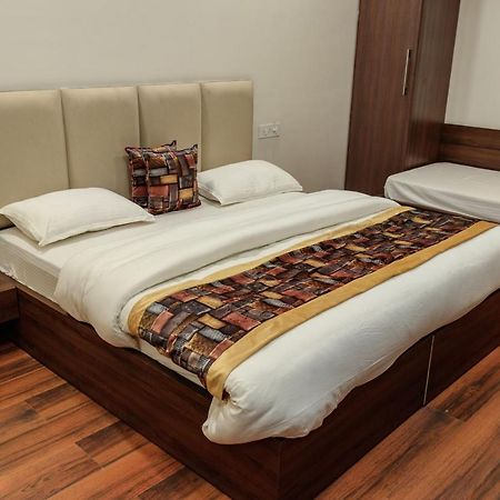 De Manora Homes - Unpretentious Hotel With A Garden , Posh Area Ranjit Avenue Amritsar Zewnętrze zdjęcie