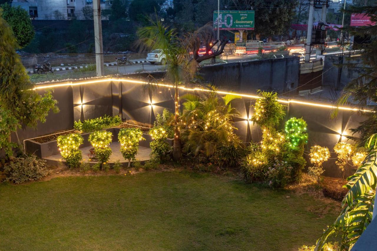 De Manora Homes - Unpretentious Hotel With A Garden , Posh Area Ranjit Avenue Amritsar Zewnętrze zdjęcie