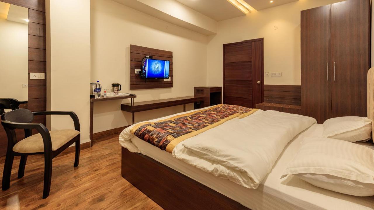 De Manora Homes - Unpretentious Hotel With A Garden , Posh Area Ranjit Avenue Amritsar Zewnętrze zdjęcie